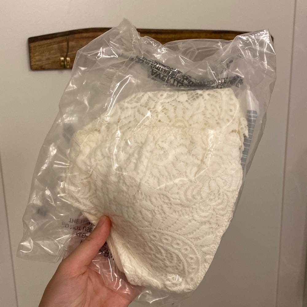 NWT White Aerie Lace Bralette - size M